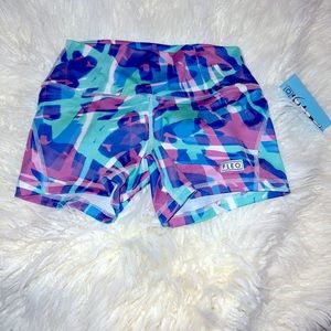 2022 NWT, WZA Exclusive shorts, never worn. Size small